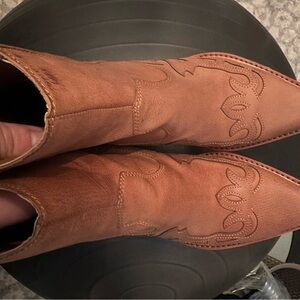 Dolce Vita Tan Western low-calf cowboy boot